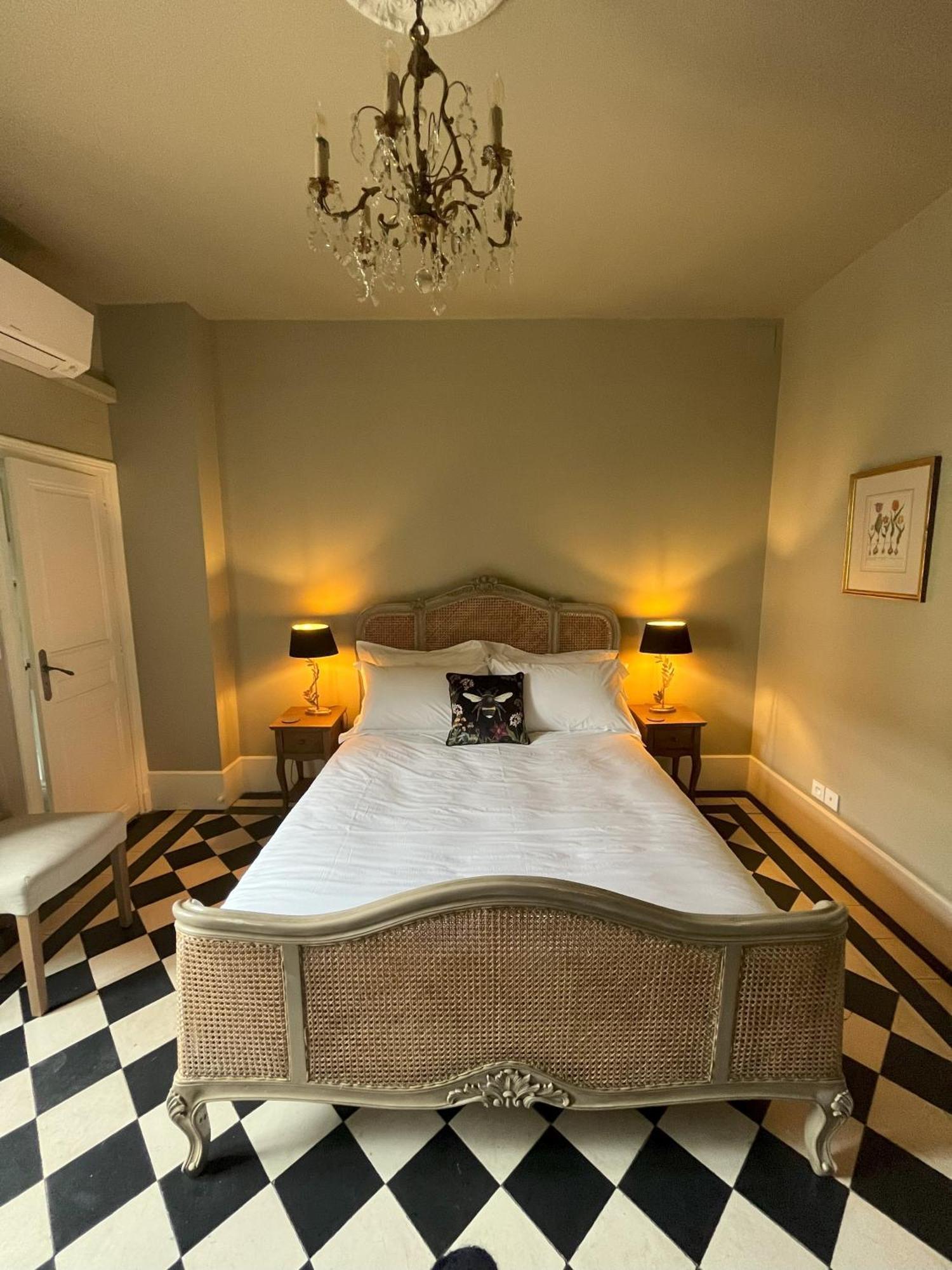 Number 8 Bed and Breakfast Meursault Eksteriør billede