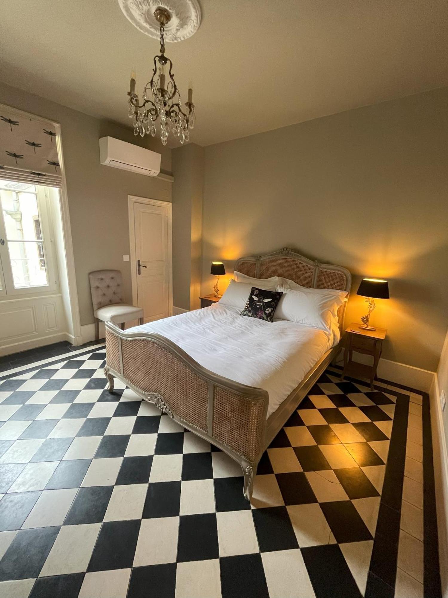 Number 8 Bed and Breakfast Meursault Eksteriør billede
